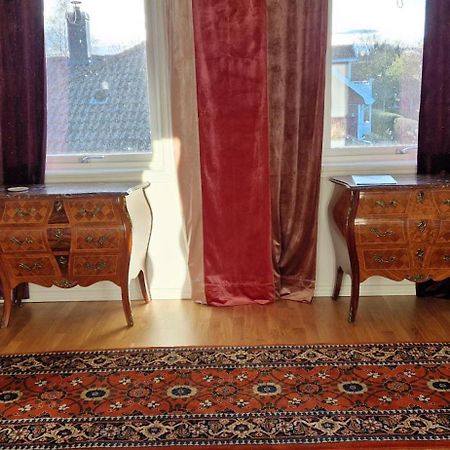 Lila Rummet - Rum Naera Bad Och Centrum, 1 Tr Upp - Saengklaeder & Handdukar Ingar Färjestaden エクステリア 写真