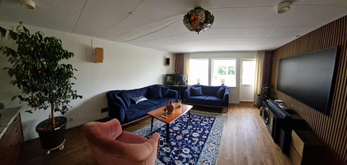 Lila Rummet - Rum Naera Bad Och Centrum, 1 Tr Upp - Saengklaeder & Handdukar Ingar Färjestaden エクステリア 写真