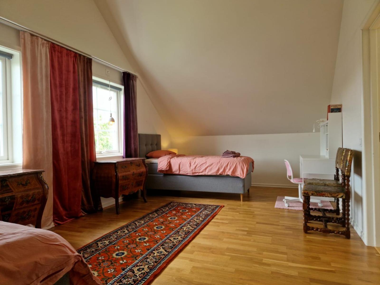 Lila Rummet - Rum Naera Bad Och Centrum, 1 Tr Upp - Saengklaeder & Handdukar Ingar Färjestaden エクステリア 写真